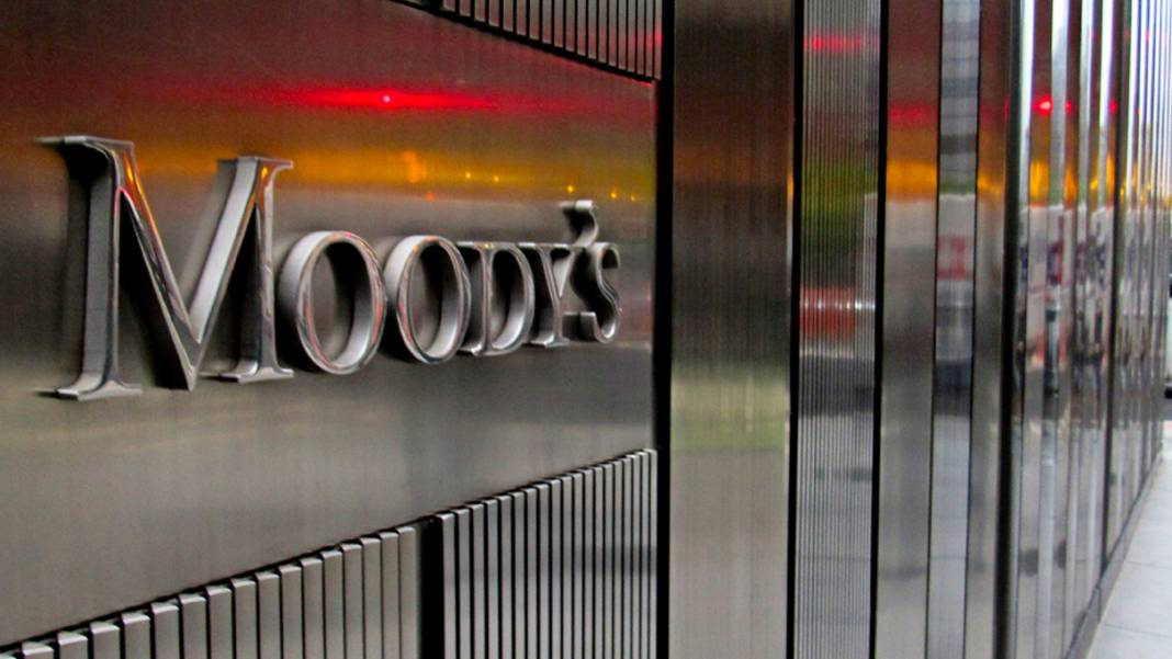 Moody’s Türkiye'nin kredi notunu pozitife çevirdi 8